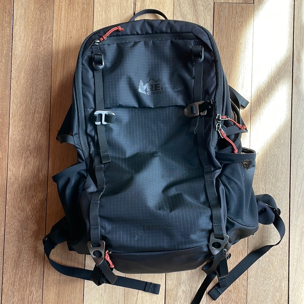 REI women’s trail 25